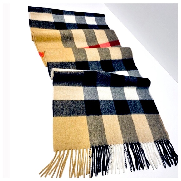 BURBERRY LONDON HALF MEGA CHECK CASHMERE SCARF. - Picture 5 of 7